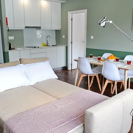 Martini Nest By Misha's Place 6a Апартаменты *